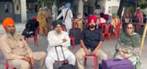 Group of devotees : वर्षों की अरदास हुई पूरी, श्री गुरु अर्जन देव जी के शहीदी दिवस पर पाकिस्तान रवाना श्रद्धालुओं का जत्था