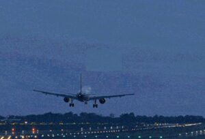 IndiGo flight : जयपुर में मौसम का मिजाज बिगड़ा : चंडीगढ़ से आई इंडिगो फ्लाइट की लैंडिंग टली, एक घंटे तक आसमान में चक्कर काटते रहे यात्री