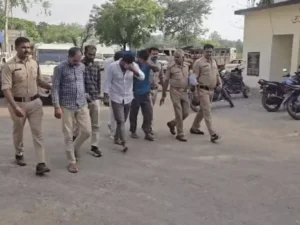 'Lock-Opening Laboratory' : रीवा में चार महीने बाद मिला खोया मोबाइल, खेत बना अनोखा ‘लॉक खोलने का प्रयोगशाला’