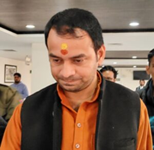 Gadgets Missing : पूर्व मंत्री तेज प्रताप यादव ने पीए मोतिलाल पर लगाए चोरी के आरोप : घर से 20 लाख नकद, सोना और महंगे गैजेट्स गायब