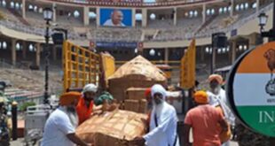 Magnificent golden palanquin : भारत से ननकाना साहिब भेजी गई भव्य गोल्डन पालकी, अटारी-वाघा बॉर्डर से पाकिस्तान के लिए हुई रवाना