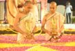 The festive buzz : श्री श्री कृष्ण बलराम ने किया 500 किलो पुष्प पंखुड़ियों से सजे दिव्य कुंड मे जल विहार, दही चिड़ा महोत्सव की धूम