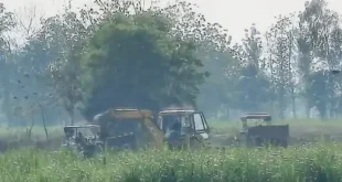 The ongoing game of mining : अवैध मिट्टी खनन पर प्रशासन मौन, जेसीबी से दिनरात जारी खनन का खेल