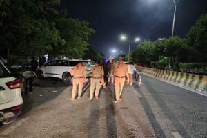 Noida Police on alert : मोहर्रम को लेकर नोएडा पुलिस अलर्ट, अधिकारियों ने किया फ्लैग मार्च