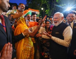 Pride in the efforts : पेरिस पहुंचने पीएम मोदी बोले-भारत-फ्रांस संबंधों को मजबूत करने में भारतीय समुदाय के प्रयासों पर गर्व
