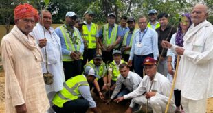 Mass Tree Plantation : ट्रांससिस्टम लॉजिस्टिक प्राइवेट लिमिटेड (जापानी जोन, नीमराना) द्वारा पीएचसी भीटेडा में किया गया वृहद वृक्षारोपण