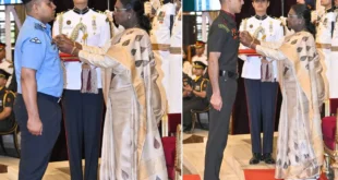 Emotional moment : राष्ट्रपति ने प्रोटोकॉल तोड़कर शहीद की मां को लगाया गले, कीर्ति चक्र सम्मान से भावुक क्षण