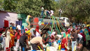 Protest : दिल्ली में गहराया जल संकट, सुल्तानपुरी में पानी की कमी को लेकर जनता का विरोध प्रदर्शन