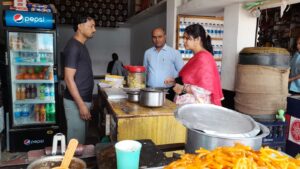 Hotels and grocery stores : दमोह में खाद्य सुरक्षा विभाग का औचक निरीक्षण, होटल व किराना दुकानों से लिए गए नमूने