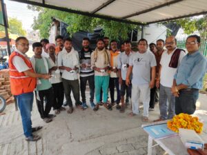 Health Safety Materials : हीटवेव बचाव जागरूकता अभियान में स्वच्छताग्राहियों को स्वास्थ्य सुरक्षा सामग्री वितरित