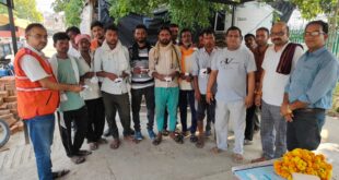 Health Safety Materials : हीटवेव बचाव जागरूकता अभियान में स्वच्छताग्राहियों को स्वास्थ्य सुरक्षा सामग्री वितरित