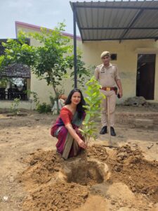 Shamli police arrested a woman : धर्मांतरण मामले में स्वामी यशवीर महाराज की आवाज का असर, शामली पुलिस ने महिला, परिजनों और मौलवी पर दर्ज किया गंभीर धाराओं में मुकदमा