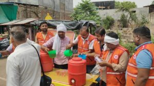 Cool water distributed : ज्येष्ठ मास के छठे मंगल पर परीक्षार्थियों को शर्बत और शीतल जल वितरित