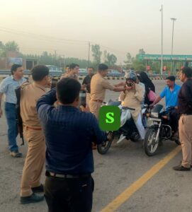 By distributing helmets : छपार पुलिस की अनोखी पहल: चालान नहीं, हेलमेट बांटकर सुरक्षा का संदेश दिया