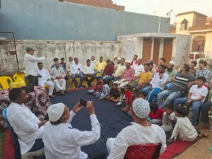 Lalu Yadav : राजद अल्पसंख्यक प्रकोष्ठ ने मनाया लालू यादव का 79वां जन्मोत्सव, केक काटकर दी बधाई