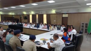 Extensive training : हापुड़ में प्रवक्ता परीक्षा-2025 की तैयारियां पूर्ण, अधिकारियों एवं निरीक्षकों को दिया गया व्यापक प्रशिक्षण