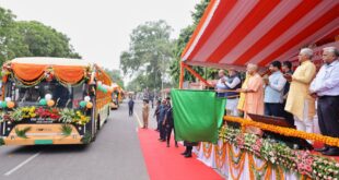 Smart Transportation : लखनऊ में इलेक्ट्रिक बसों का शुभारंभ, स्वच्छ और स्मार्ट परिवहन को मिली नई दिशा