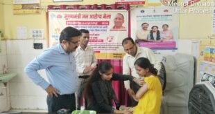 Safety armor : हापुड़ के नगरीय प्राथमिक स्वास्थ्य केंद्रों में एचपीवी टीकाकरण अभियान सफल, 28 बालिकाओं को मिला सुरक्षा कवच