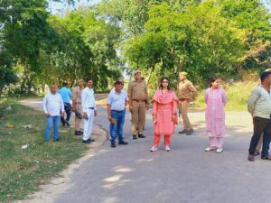 Emphasis on amenities : कांवड़ यात्रा तैयारियों का जायजा लेने पहुंचे डीएम, सुरक्षा और सुविधाओं पर जोर