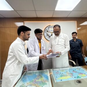 College interns : फतेहपुर मेडिकल कॉलेज के इंटर्न्स ने उठाई आवाज: ₹12,000 स्टाइपेंड को नाकाफी बता ₹30,000 करने की मांग
