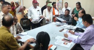 Instructions for action : दमोह जनसुनवाई में 350 मामलों का निराकरण, कलेक्टर ने दिए त्वरित कार्रवाई के निर्देश