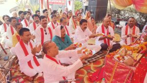 Garlanding the statue : वीर शिरोमणि महाराणा प्रताप जयंती पर दिव्य आरती का आयोजन, प्रतिमा पर माल्यार्पण कर किया नमन