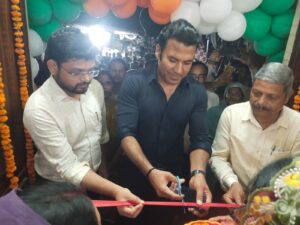 Instructions for the solution : मनोहरपुर में डिजिटल लाइब्रेरी का उद्घाटन, ग्रामीण समस्याओं पर डीएम ने दिए त्वरित समाधान के निर्देश
