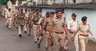 Security and Harmony : मुहर्रम पर्व पर शांति, सुरक्षा और सौहार्द बनाए रखने पुलिस का व्यापक फ्लैग मार्च