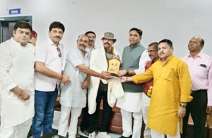 Lodhi's campaign : मोदी सरकार के 12 वर्षों की उपलब्धियां जन-जन तक पहुंचाने सांसद राहुल सिंह लोधी का अभियान