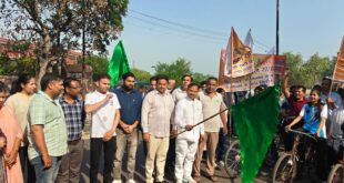 Bicycle Rally : योग सप्ताह में हापुड़ में निकली भव्य पदयात्रा और साइकिल रैली, स्वास्थ्य संदेश प्रसारित