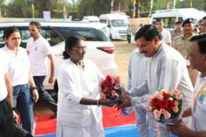 CM Dr. Yadav : राष्ट्रपति श्रीमती मुर्मु, राज्यपाल पटेल और सीएम डॉ. यादव ने किया योग, दिया स्वस्थ-संतुलित जीवनशैली अपनाने का संदेश ?