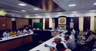 District Road Safety : जिलाधिकारी की अध्यक्षता में हुई जिला सड़क सुरक्षा समिति की बैठक