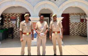 Smuggler arrested : सहारनपुर में ‘ऑपरेशन सवेरा’ के तहत बड़ी कार्रवाई, 50 ग्राम स्मैक के साथ नशा तस्कर गिरफ्तार