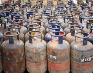 LPG supply : हॉर्मूज जलडमरूमध्य में हालात सामान्य होने के बाद सरकार ने एलपीजी आपूर्ति पर प्रतिबंध हटाकर दी राहत