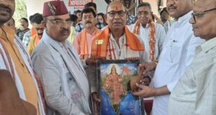 Defender of Democracy : संविधान हत्या दिवस पर लोकतंत्र रक्षक सेनानियों का सम्मान, आपातकाल के काले अध्याय को किया गया याद