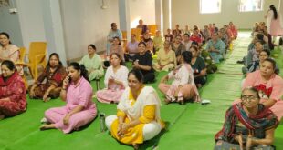 Yogamrit Camp Concludes : सिंधी धर्मशाला दमोह में योगामृत शिविर संपन्न, योग से स्वस्थ जीवन का संदेश दिया गया