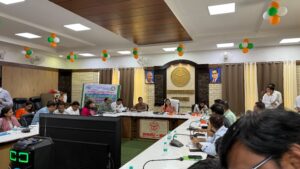 Environment under the chairmanship of : हापुड़ में जिलाधिकारी की अध्यक्षता में पर्यावरण, वृक्षारोपण और गंगा समिति की संयुक्त समीक्षा बैठक आयोजित हुई