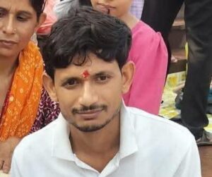 Arrested in Kasganj : एटा में इंटर कॉलेज क्लर्क की हत्या, कार की डिग्गी में शव ले जाते प्रिंसिपल कासगंज में गिरफ्तार