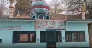 The dispute has deepened : इटावा में सरकारी भूमि से हटाई गई मजार, प्रशासन ने कराया पौधरोपण, विवाद गहराया