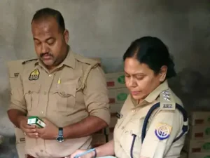 Questions Raised : सुबह से देर रात तक अवैध शराब बिक्री का खेल, आबकारी विभाग की चुप्पी पर उठे सवाल