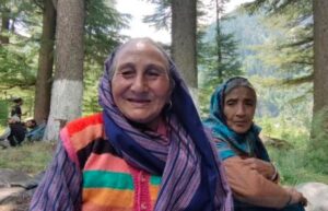 Rescue : मुख्यमंत्री सुक्खू की संवेदनशील पहल से कपूरी देवी को मिला नया जीवन, हेलीकॉप्टर से कराया था रेस्क्यू