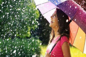 The weather is beautiful : बरसात का मौसम है खूबसूरत, लेकिन इन बातों का नहीं रखा ध्यान तो पड़ सकते हैं बीमार