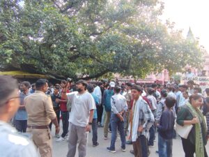 Demand for resignation : राहुल गांधी और अखिलेश यादव प्रधानमंत्री आवास प्रदर्शन के दौरान हिरासत में, शिक्षा मंत्री के इस्तीफे की मांग तेज हुई