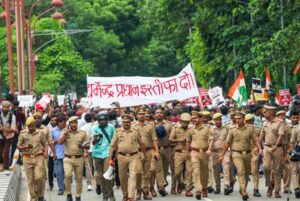 Major decision : दिल्ली में 18 मेट्रो स्टेशन अगले आदेश तक बंद, जंतर-मंतर छात्र प्रदर्शन के बीच डीएमआरसी का बड़ा फैसला
