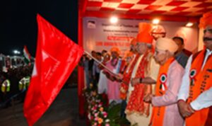 Formal launch : अमरनाथ यात्रा की औपचारिक शुरुआत, उपराज्यपाल ने जम्मू से पहले जत्थे को हरी झंडी दिखाकर किया रवाना