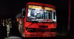 Death of passengers : उत्तर प्रदेश : एटा में तेज रफ्तार कैंटर ने रोडवेज बस में मारी टक्कर, 4 यात्रियों की मौत
