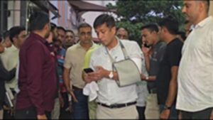 History sheeter during : अहमदाबाद : पूछताछ के दौरान हिस्ट्रीशीटर ने पुलिस अधिकारी पर किया चाकू से हमला, जवाबी कार्रवाई में हुआ घायल