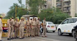 Tight security : नोएडा-दिल्ली बॉर्डर पर हाई अलर्ट: किसानों के दिल्ली कूच और प्रदर्शनों के मद्देनजर चिल्ला बॉर्डर पर सुरक्षा कड़ी