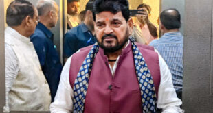 Brij Bhushan Sharan Singh : हनुमानगढ़ी परिसर में पढ़ी गई थी नमाज, सीढ़ियों पर 'नहीं' : बृजभूषण शरण सिंह