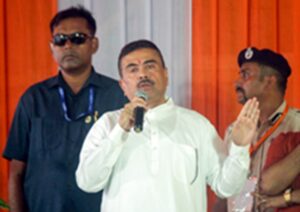 TMC : पश्चिम बंगाल के मुख्यमंत्री सुवेंदु अधिकारी दिल्ली में 20 बागी सांसदों से मिलेंगे, टीएमसी कर रही अयोग्य ठहराने की कोशिश